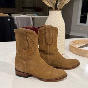 Chisos Men's Tan Suede Cowboy Boots, size 10.5 D